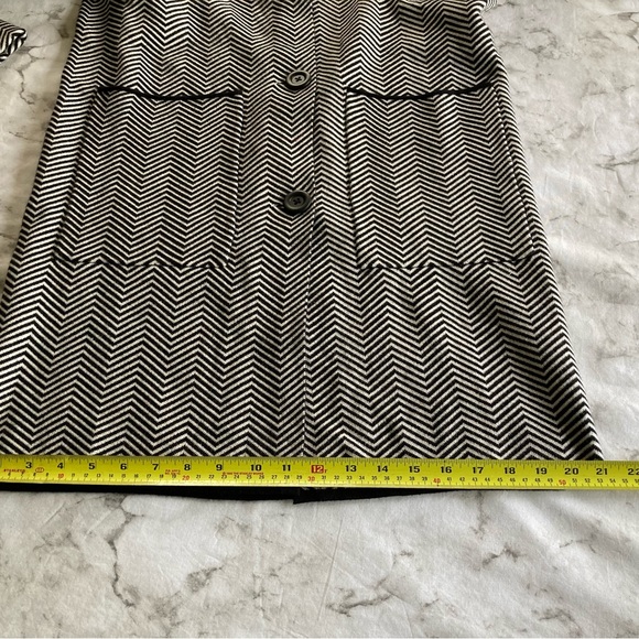 Black and white long sweater jacket - Picture 4 of 7